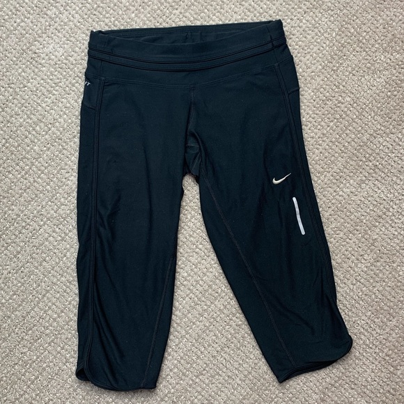 Nike dryfit compression capri with tulip hem - Picture 1 of 6